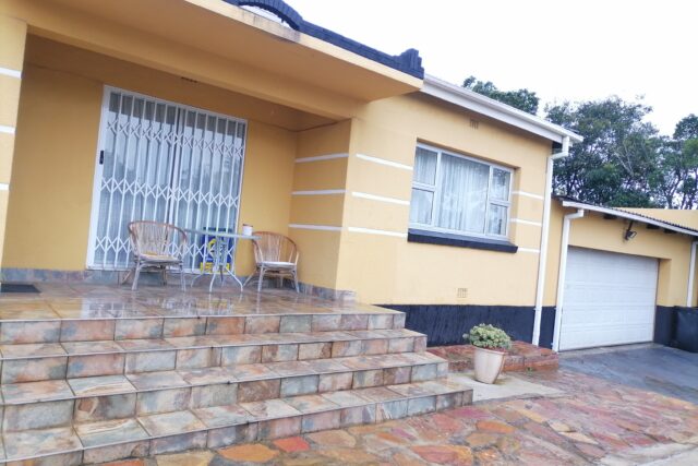 3 Bedroom House for sale in Rosettenville extension